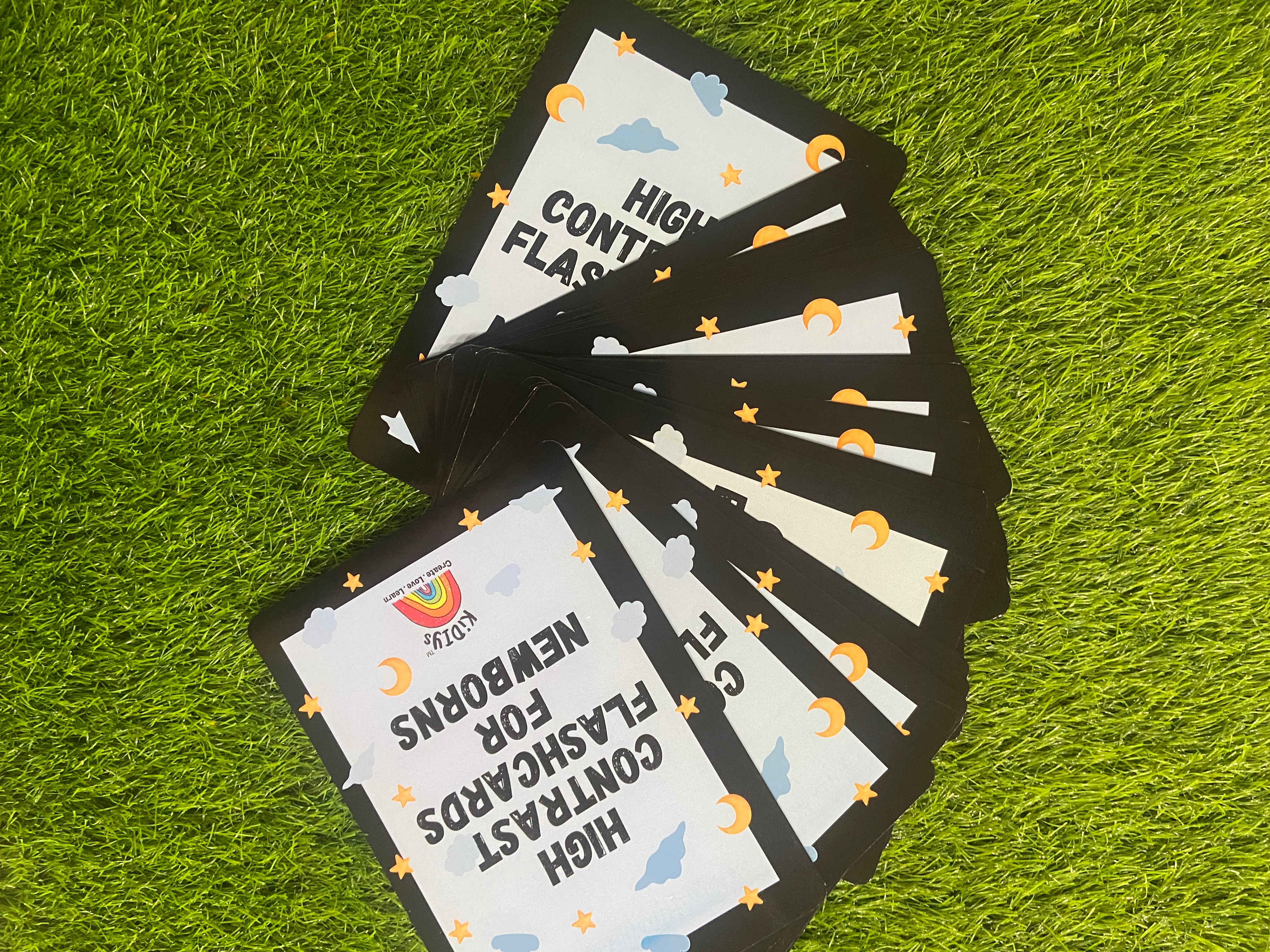 New Born High Contrast Flashcards In Black & White