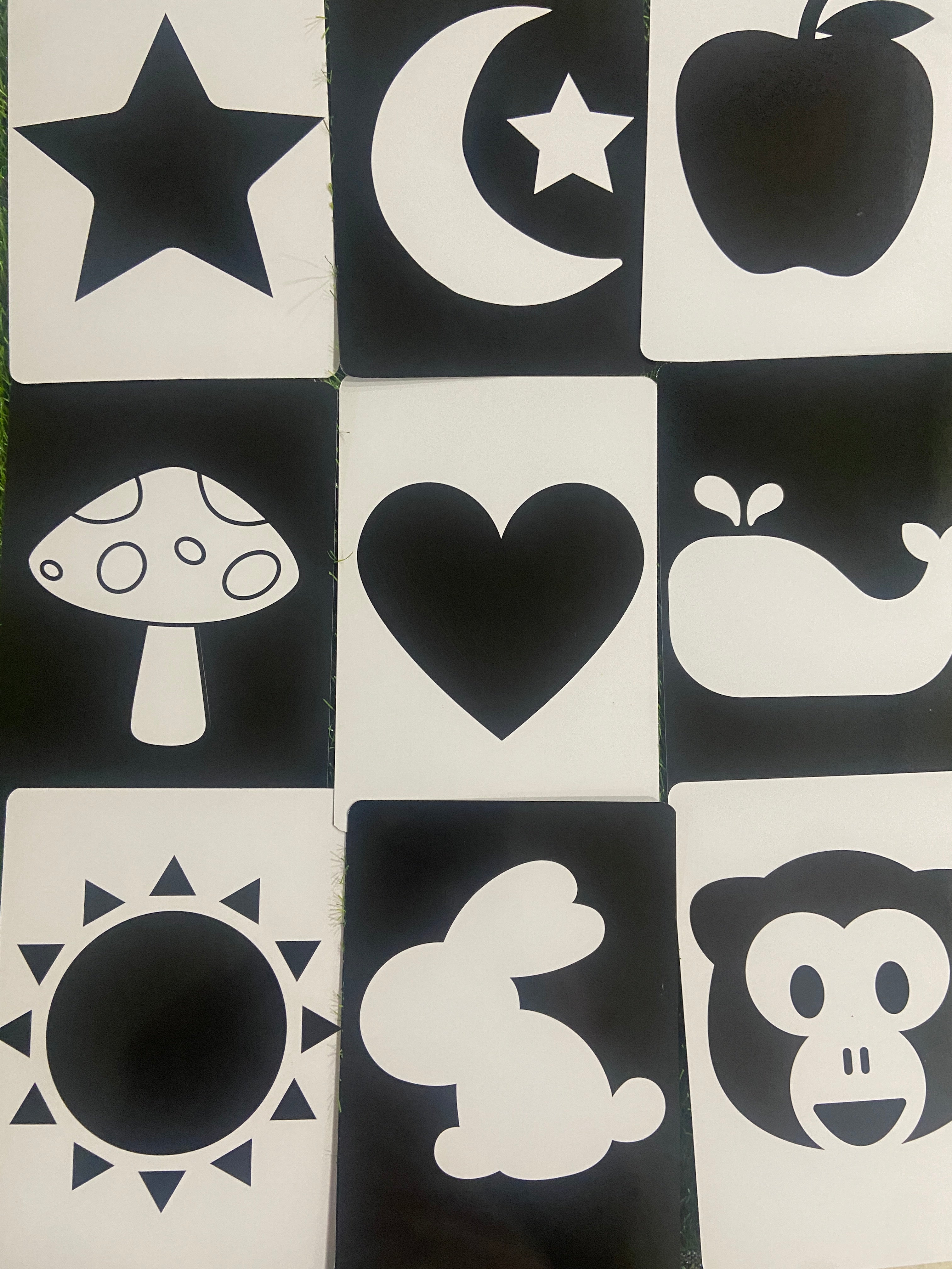 New Born High Contrast Flashcards In Black & White